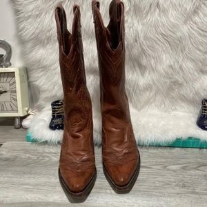 Justin Ladies size 7B L 4345 Snip Toe Brown Leather Boots Cowgirl Boots